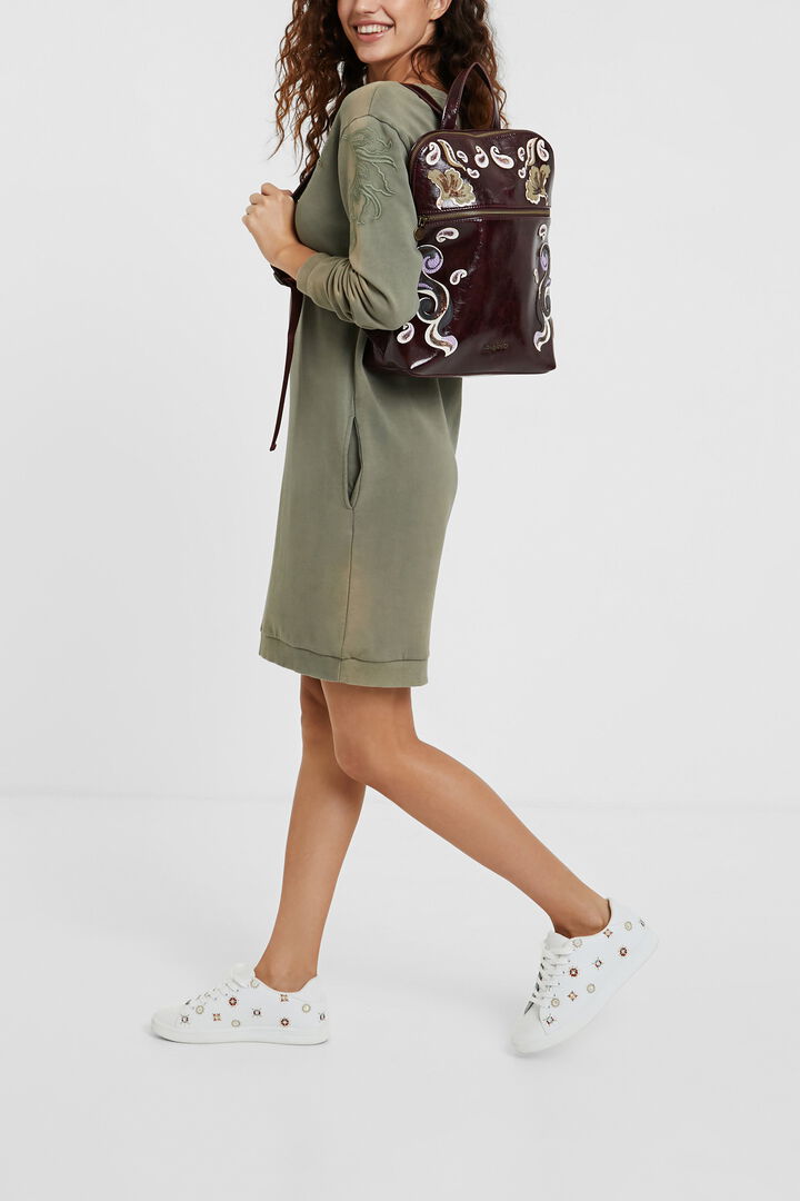 Zaino quadrato in similpelle ricamata | Desigual