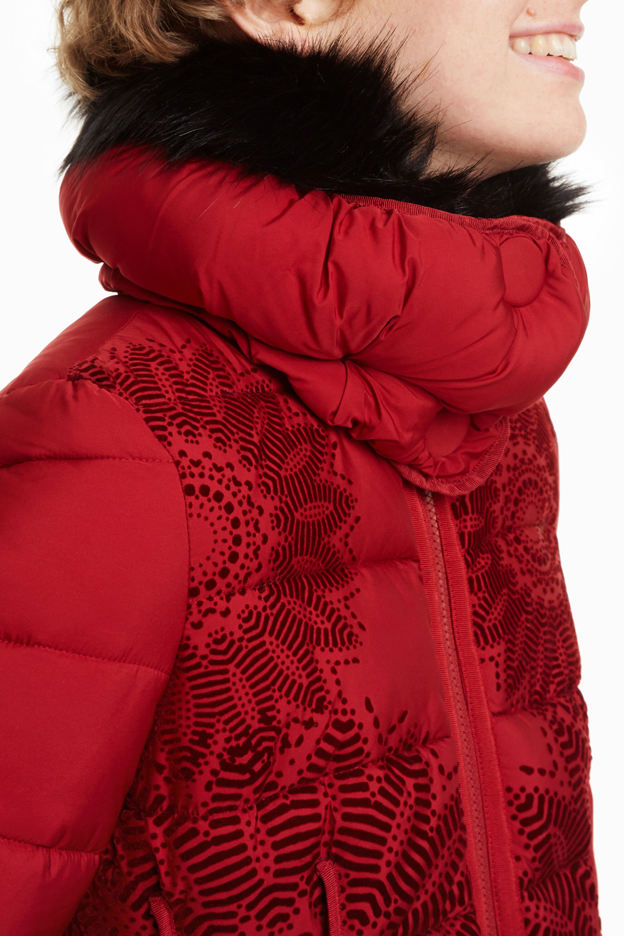 Komoderi Coat