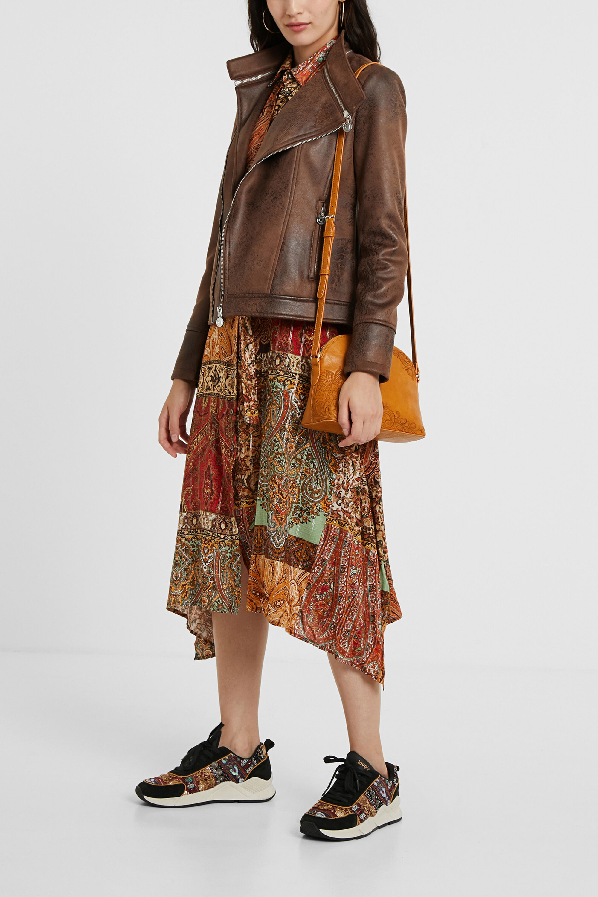 Chaqueta biker slim bordados | Desigual.com