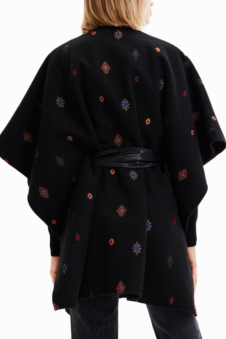 Poncho zipper embroideries | Desigual