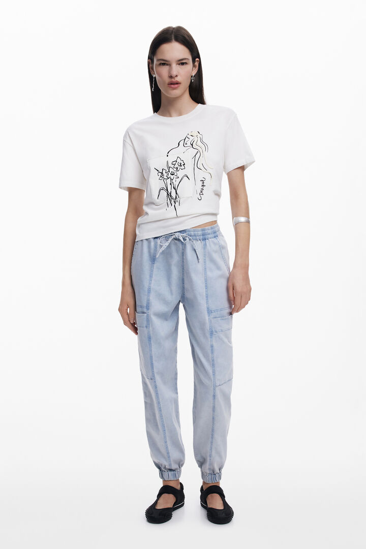 Floral T-shirt feminine silhouette | Desigual