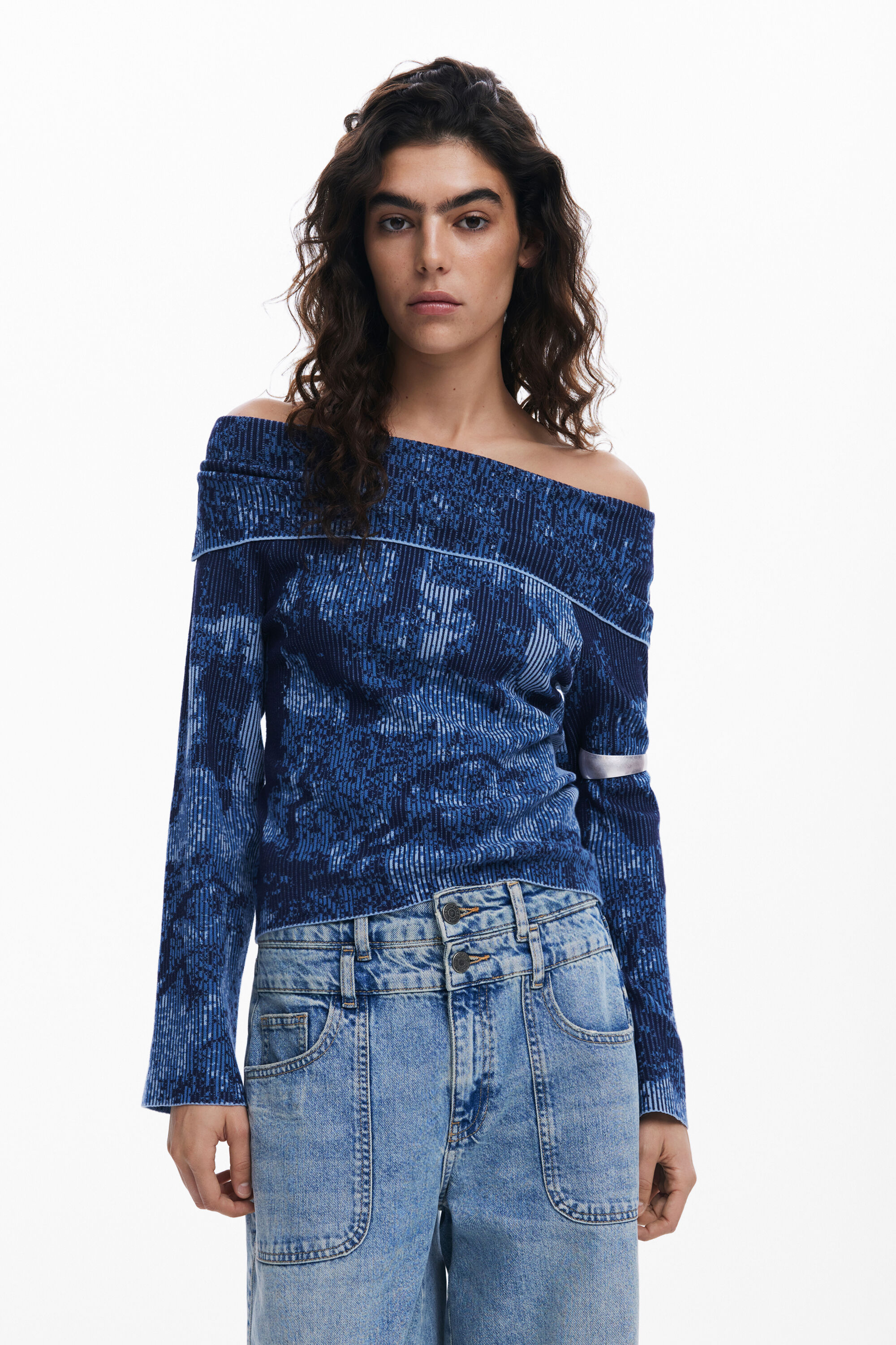 Boat neck sweater