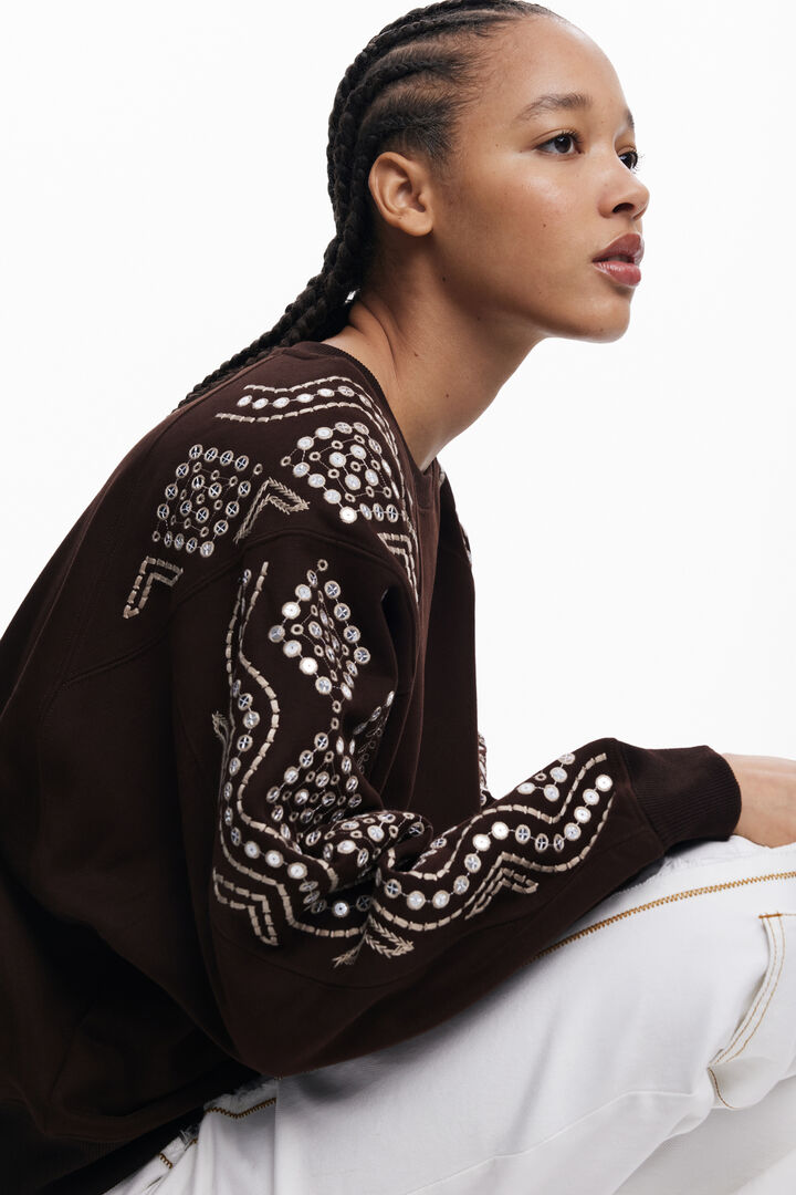 Szegecselt ujjú pulóver | Desigual