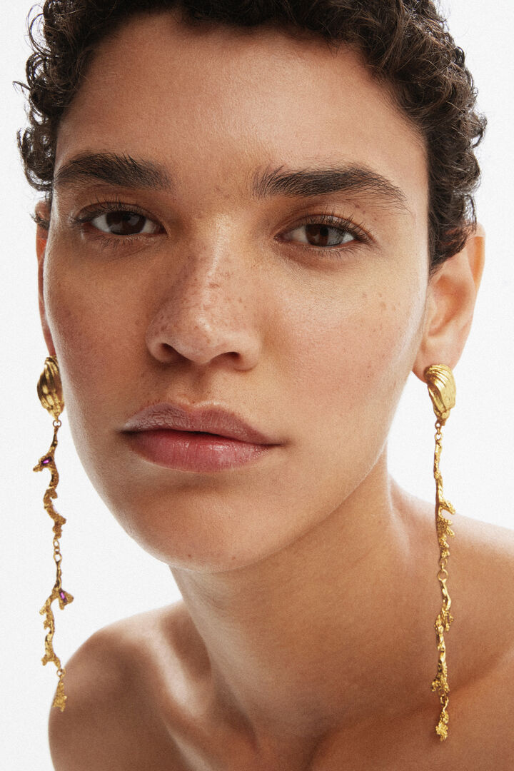 Zalio long gold plated earrings | Desigual