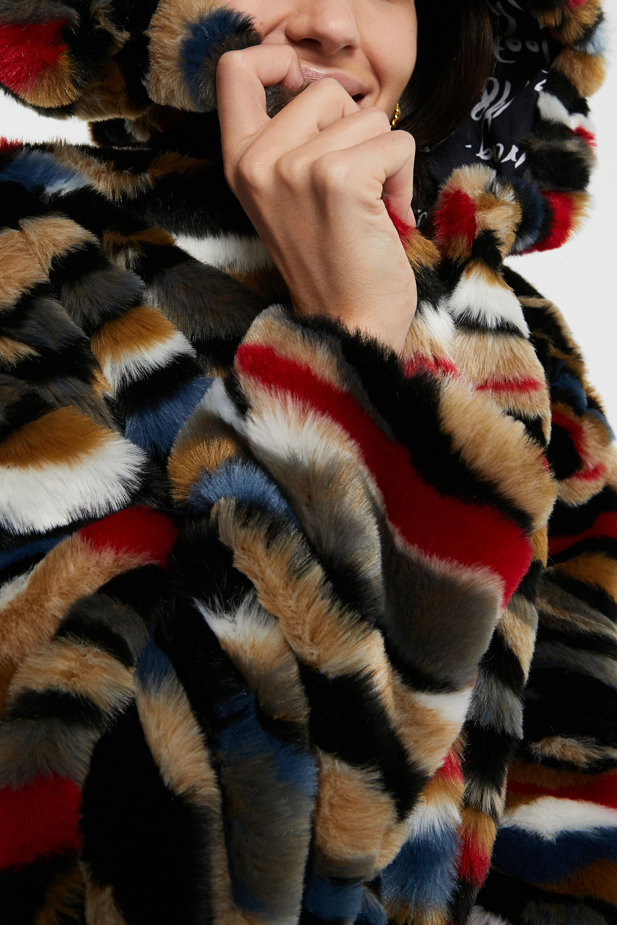 Chaqueta top peluche desigual