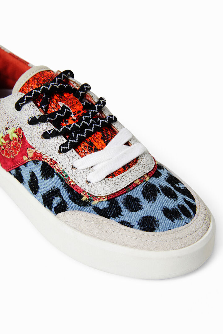 Sneakers met dikke zool en denim patch | Desigual