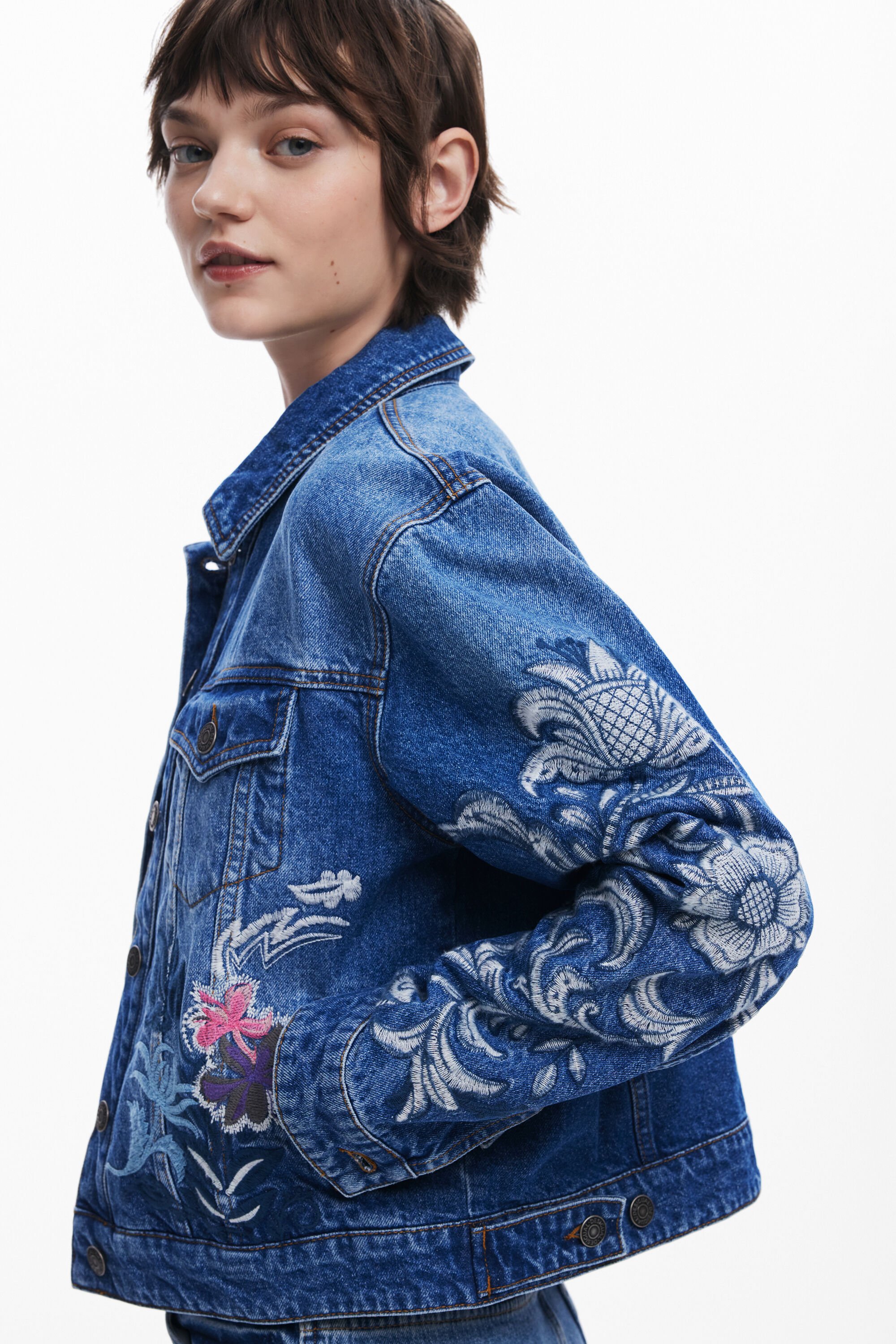 セットアップ 刺繍入りデニムジャケット 女性用 I Desigual.com ジャケット・アウター