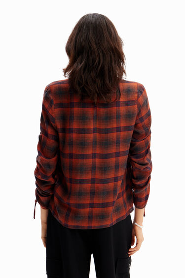 Adjustable sleeve plaid blouse | Desigual