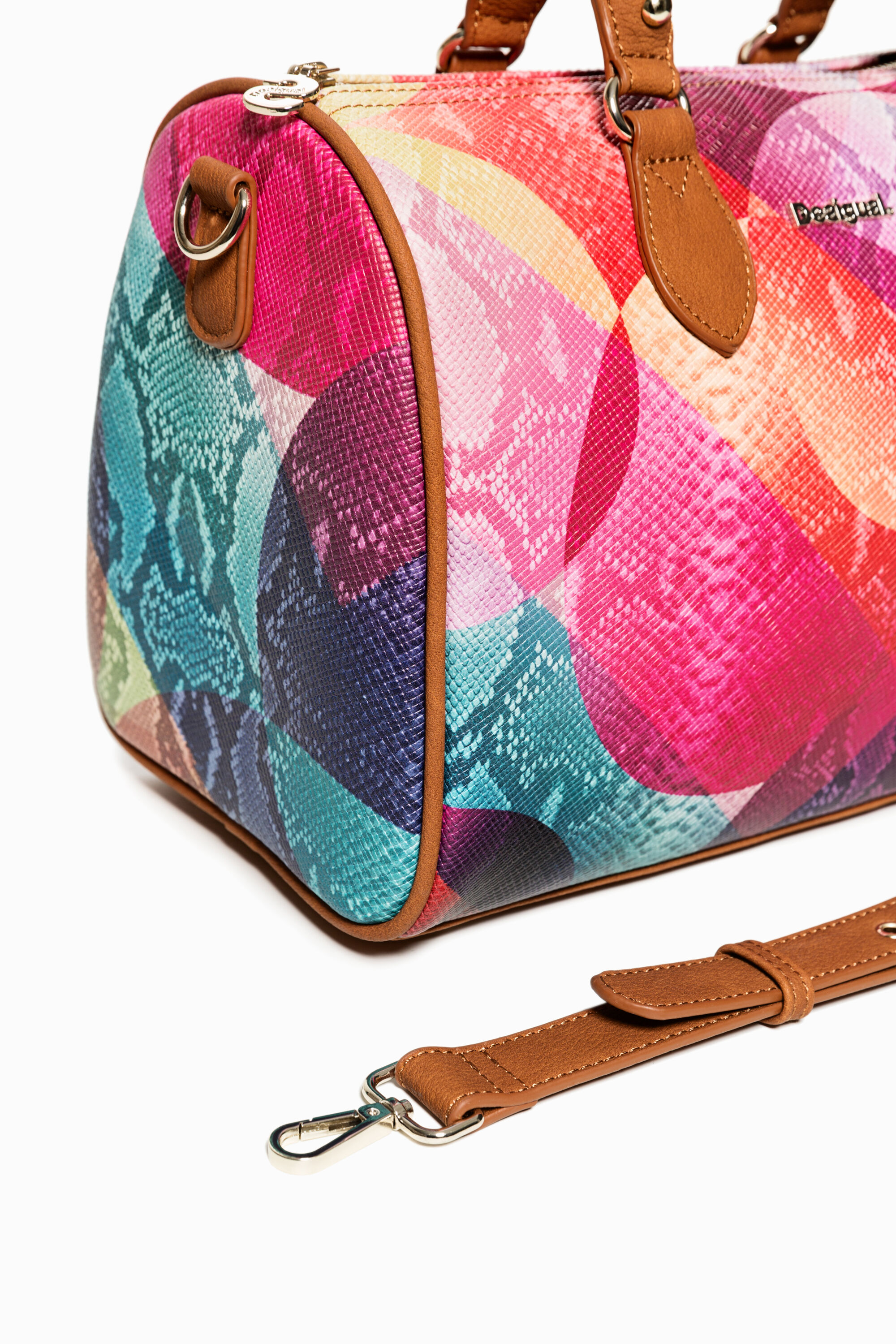 Circular friezes bowling bag