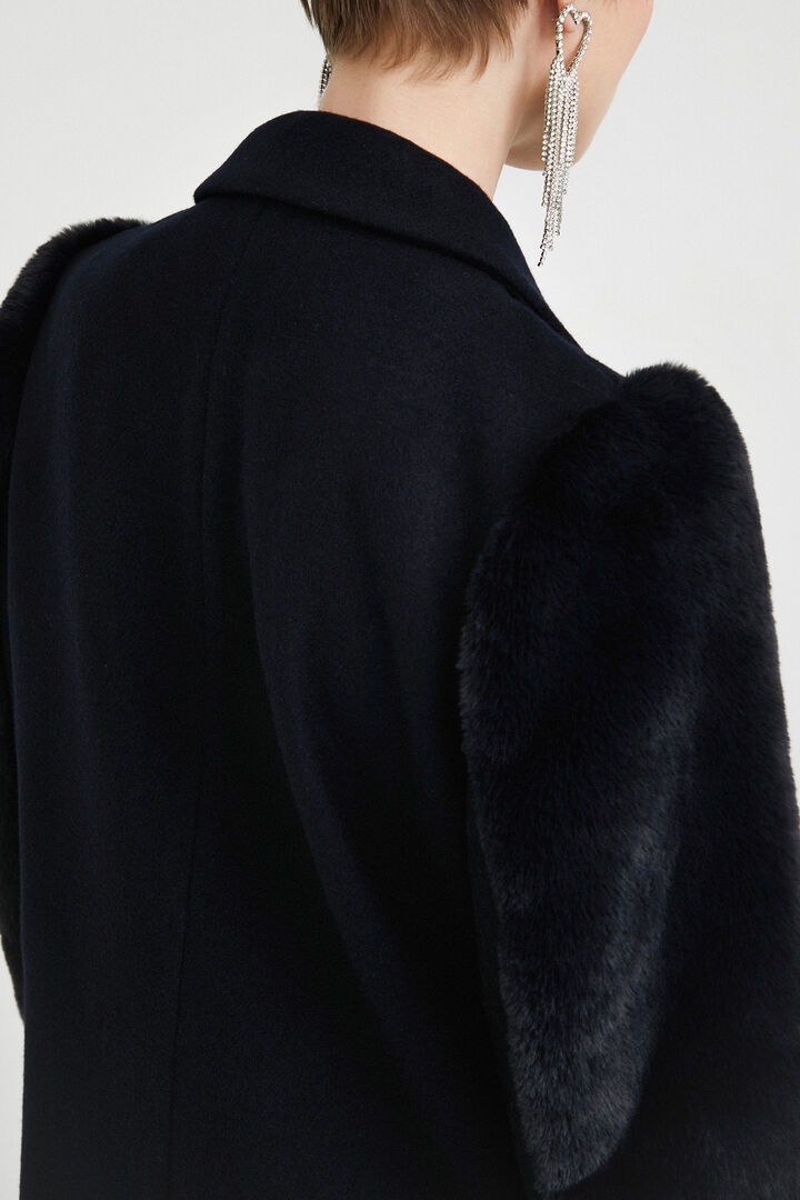Manteau effet fourrure sur les manches | Desigual