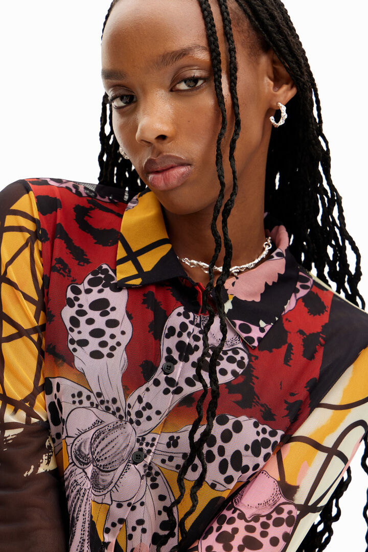Chemise à manches longues avec motif femme et fleurs. | Desigual