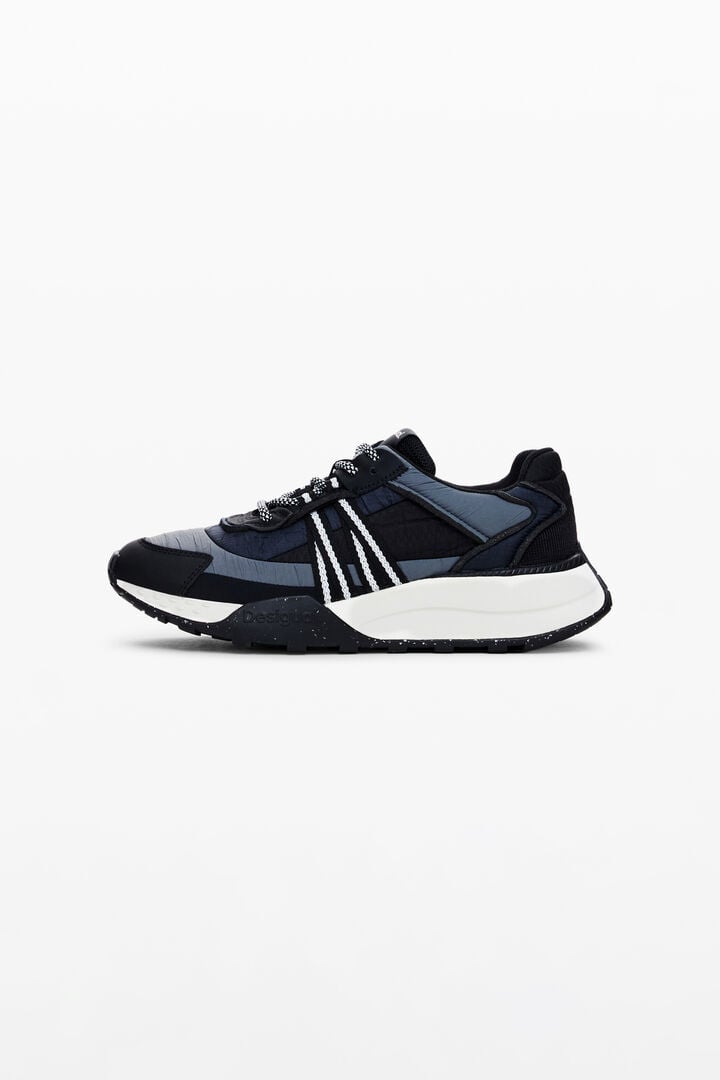 Runner patch sneakers