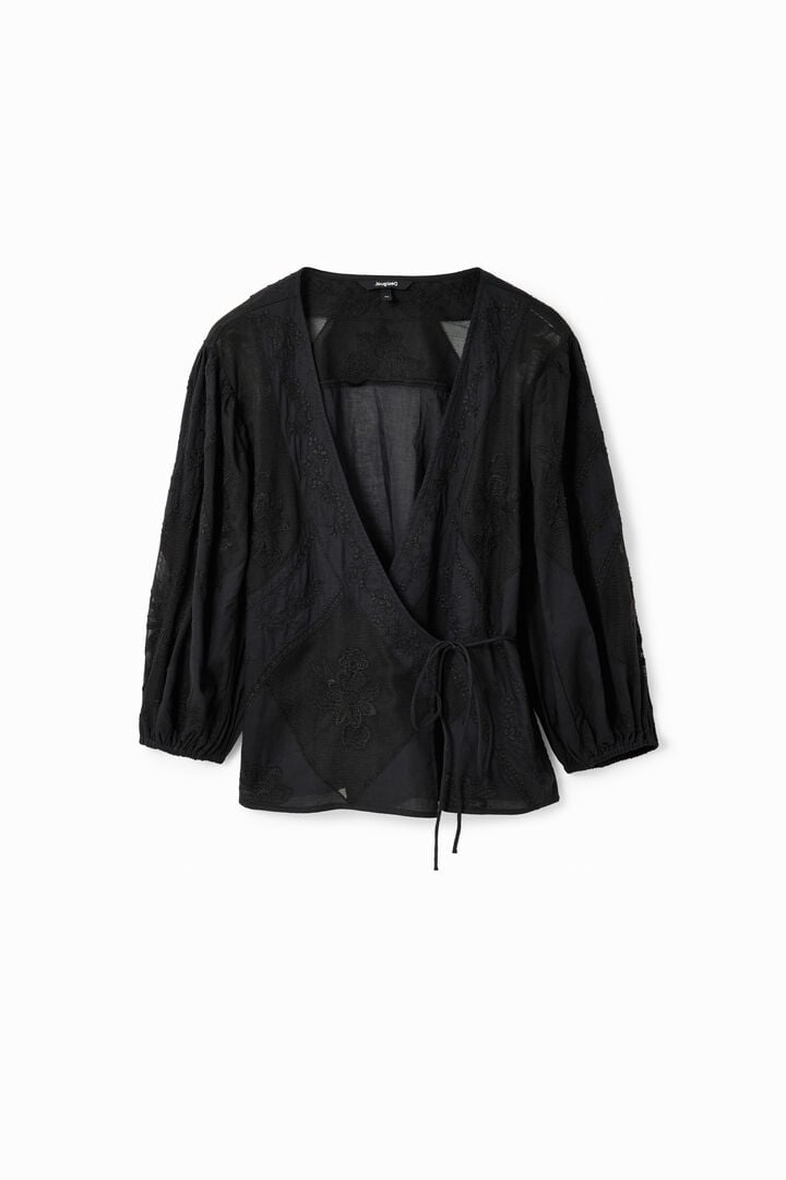 Blusa cruzada bordada