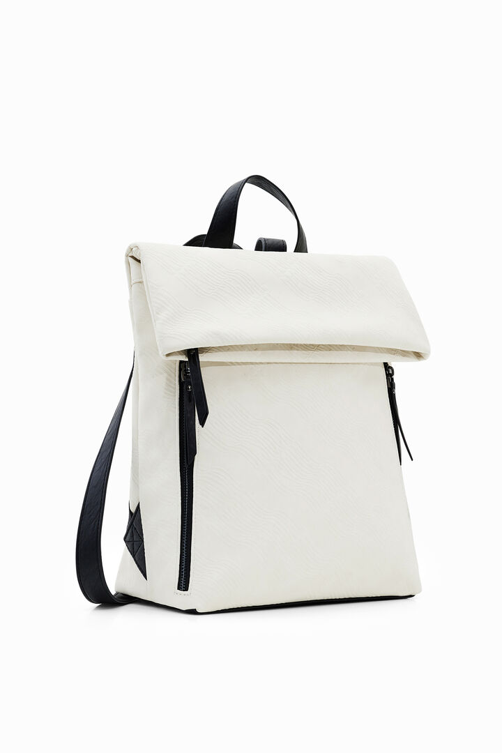 Mochila solapa y logos | Desigual