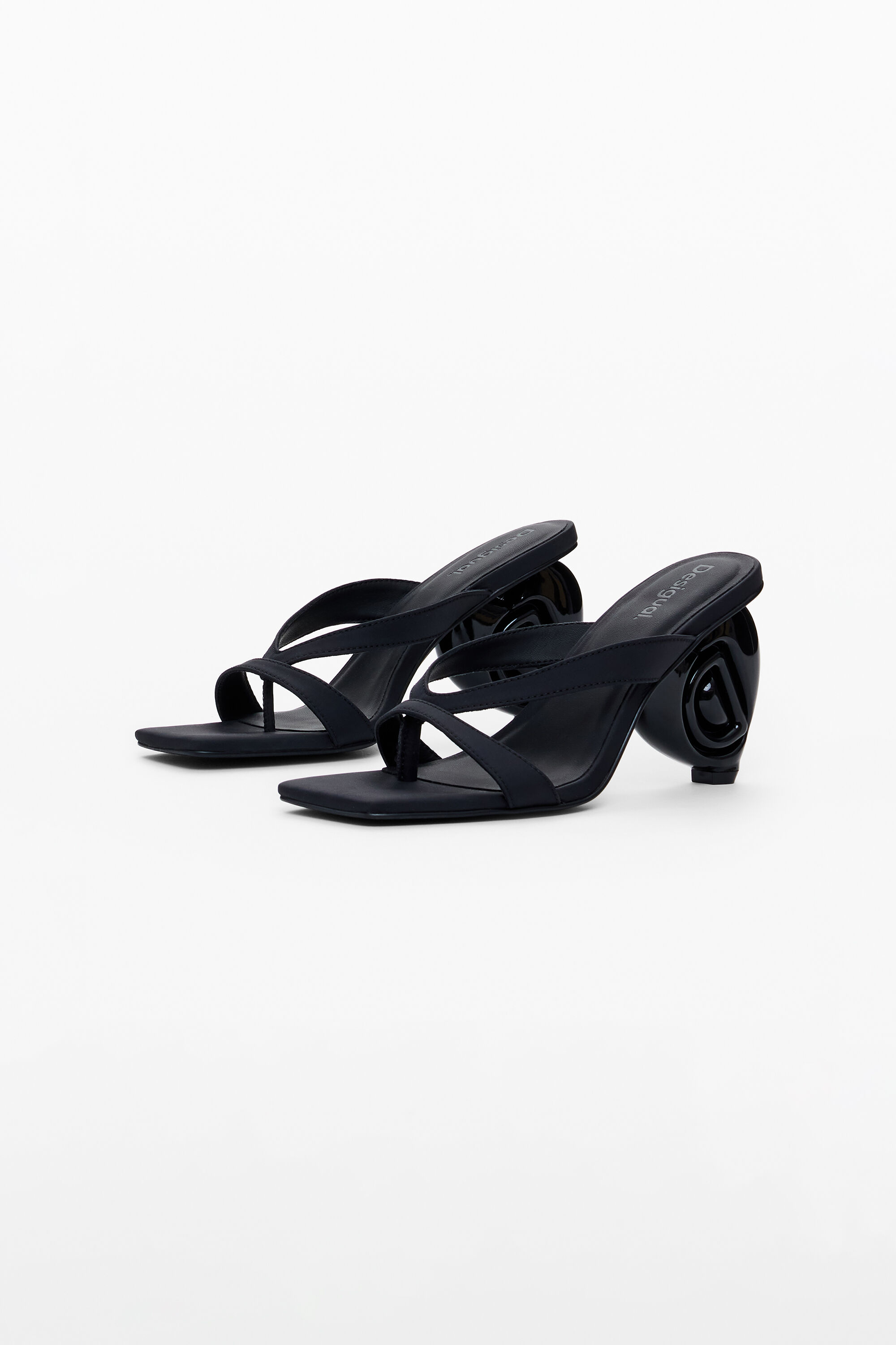Desigual ハートヒールサンダル In Black