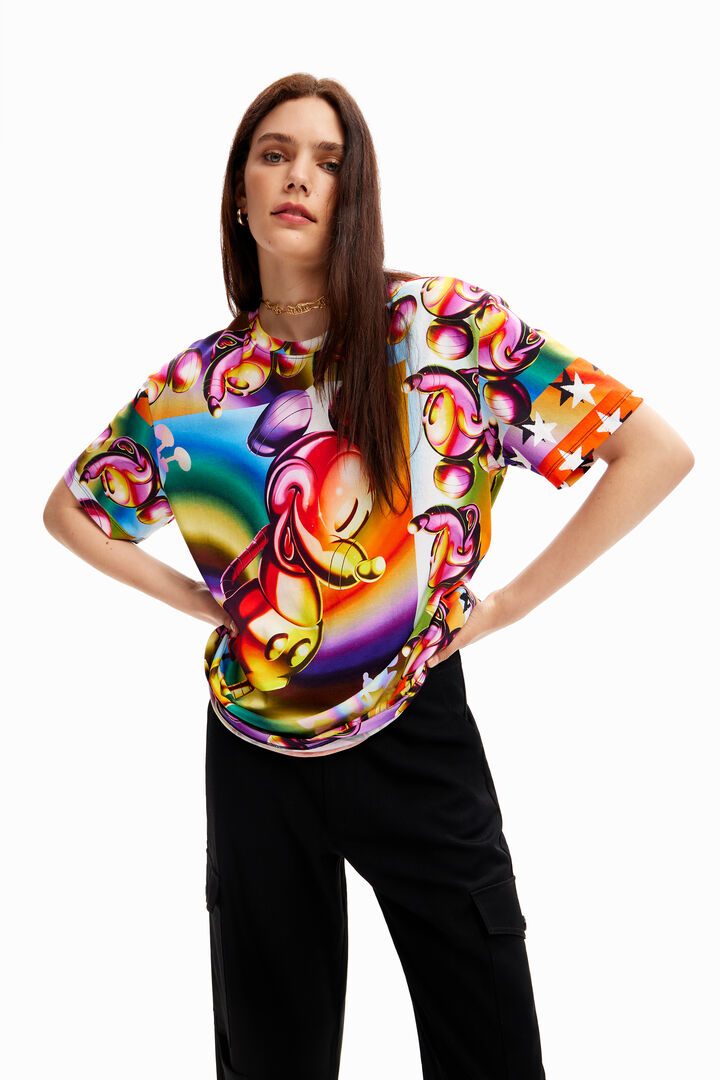 Oversized en veelkleurig T-shirt met Mickey Mouse
