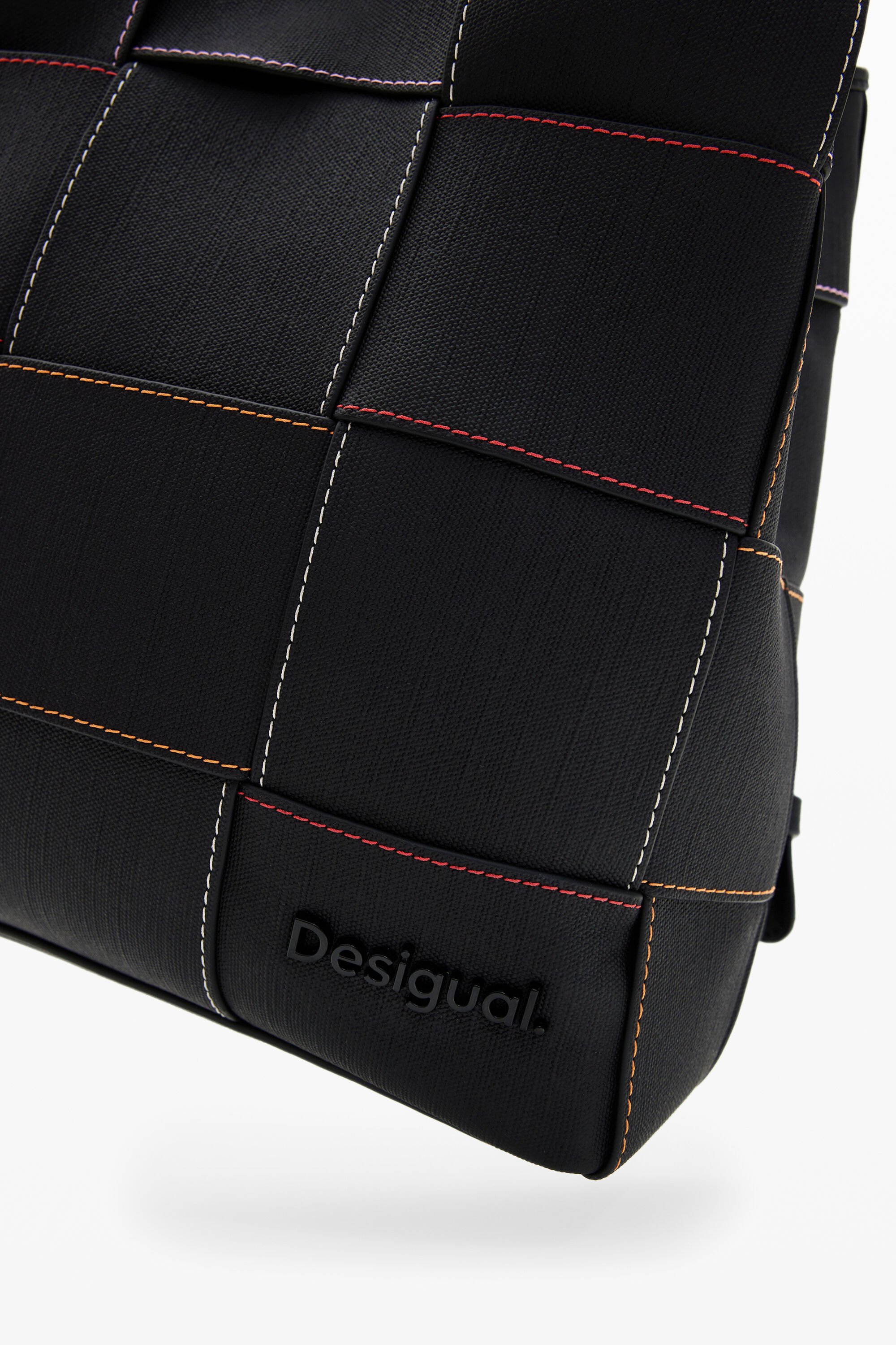 Braided S backpack with topstitching