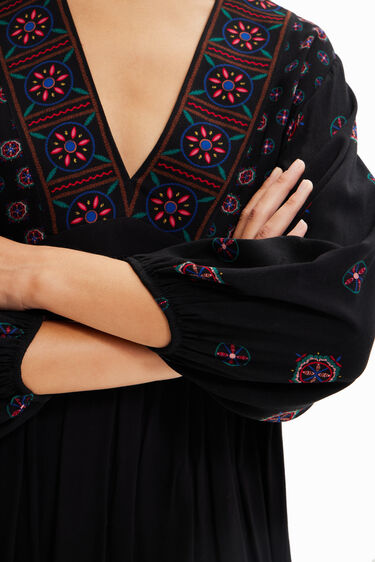Vestit curt estampat ètnic | Desigual
