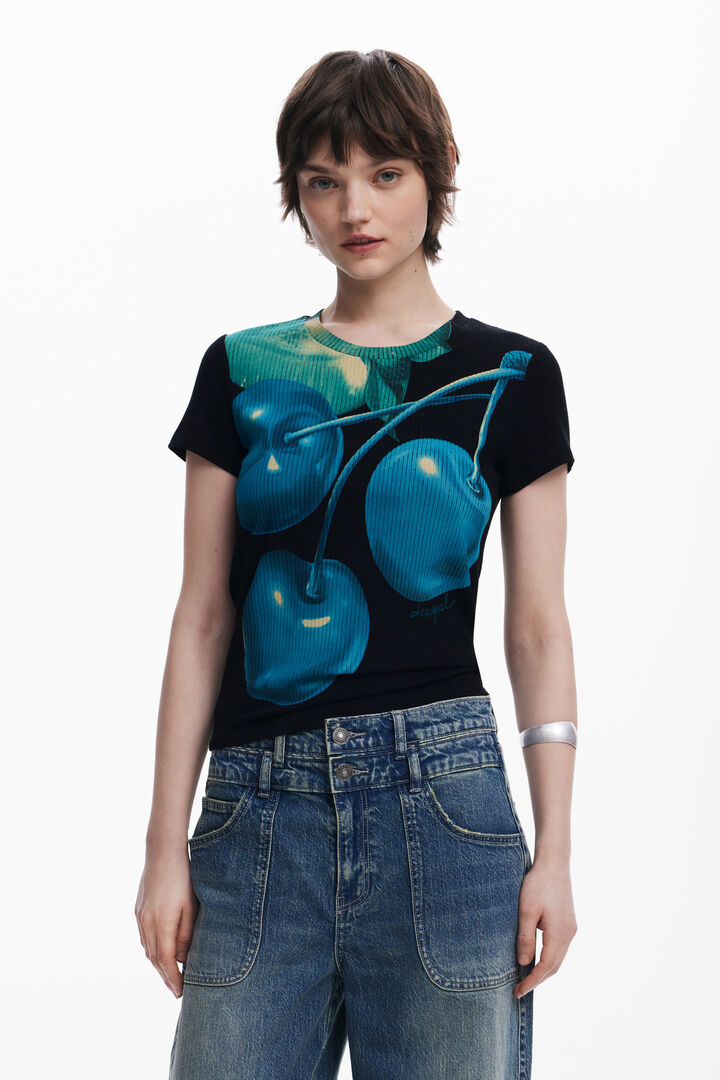 Cherry Perkins collar T-shirt