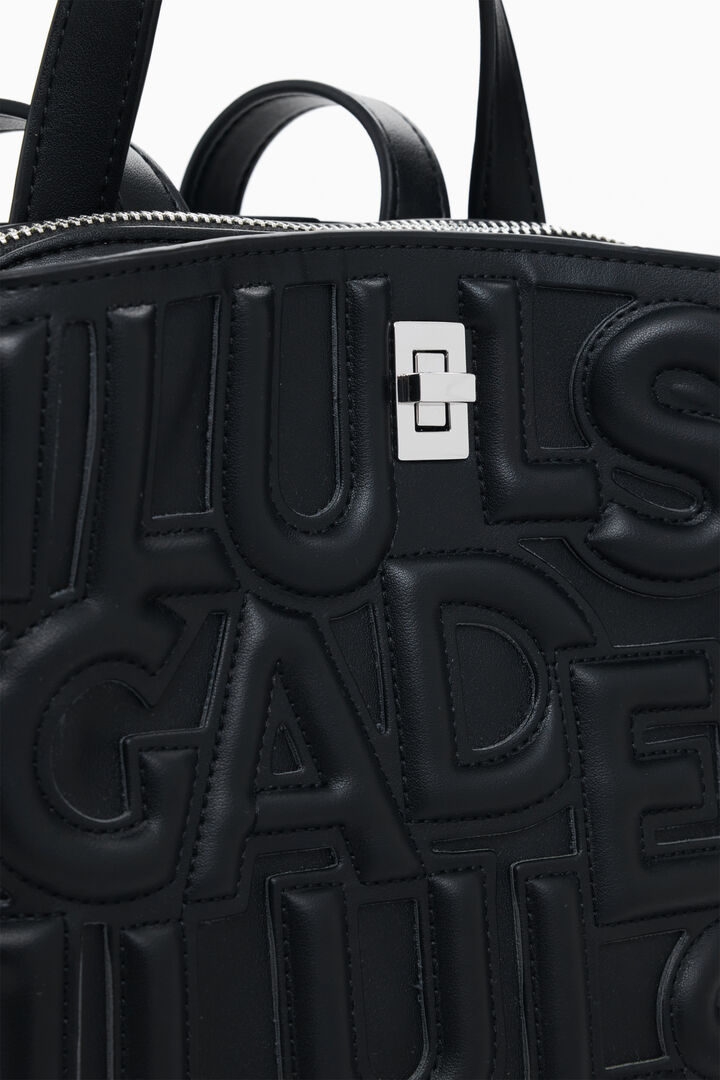 Mochila letras 3D mediana | Desigual