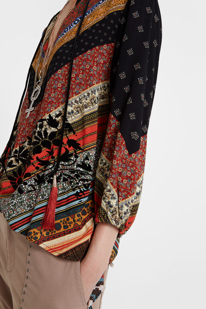 Blouse boho en viscose à col en V à cordon | Desigual