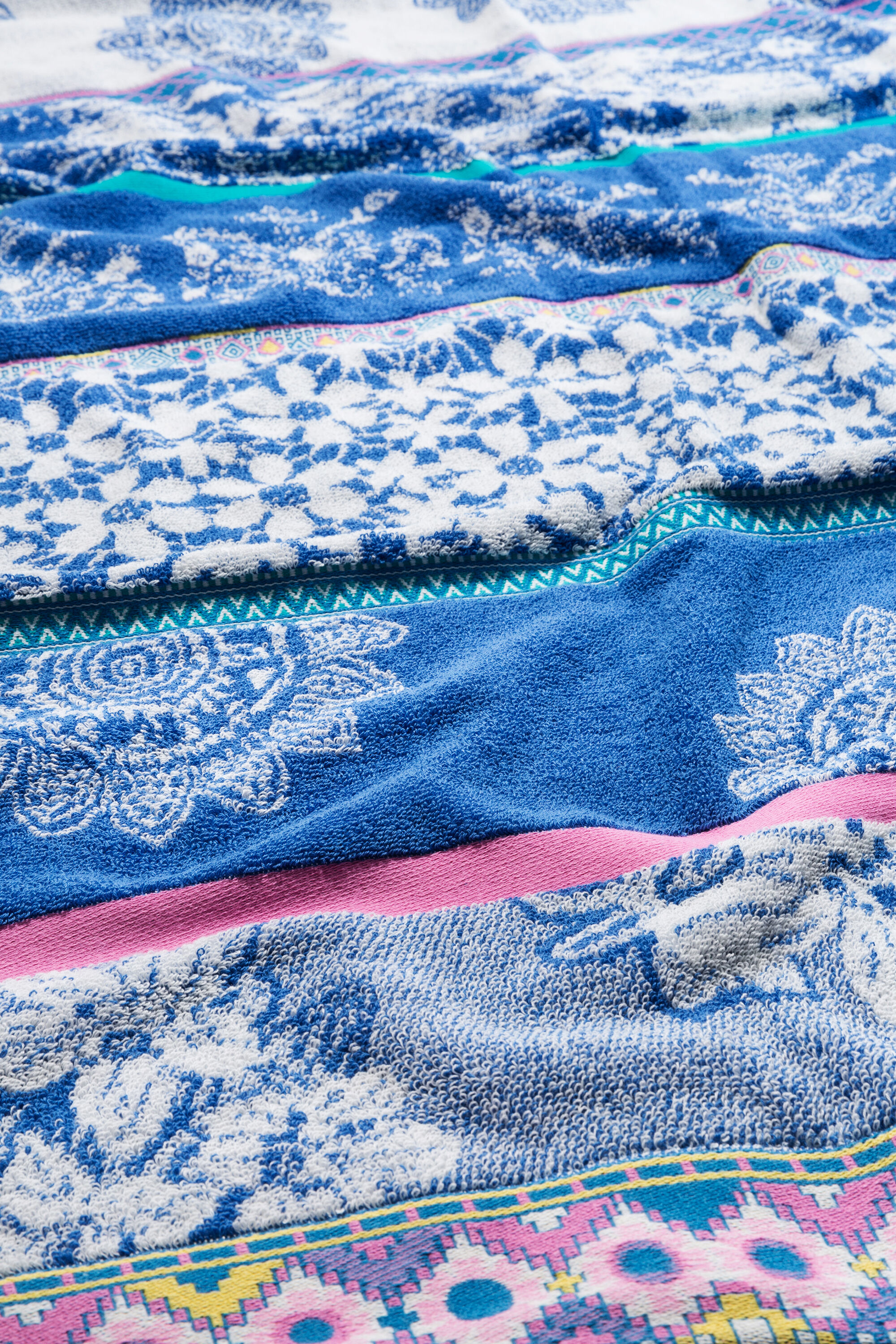 Desigual towels deals