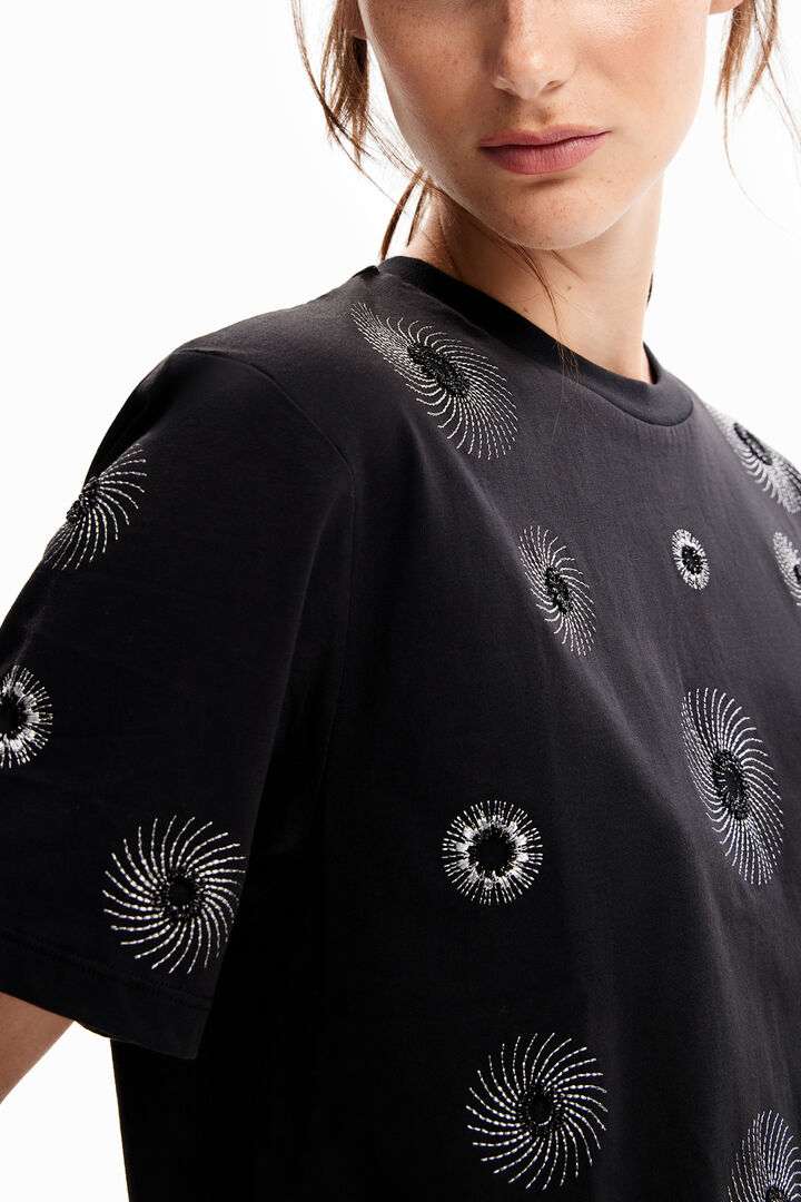 Oversize embroidered T-shirt | Desigual
