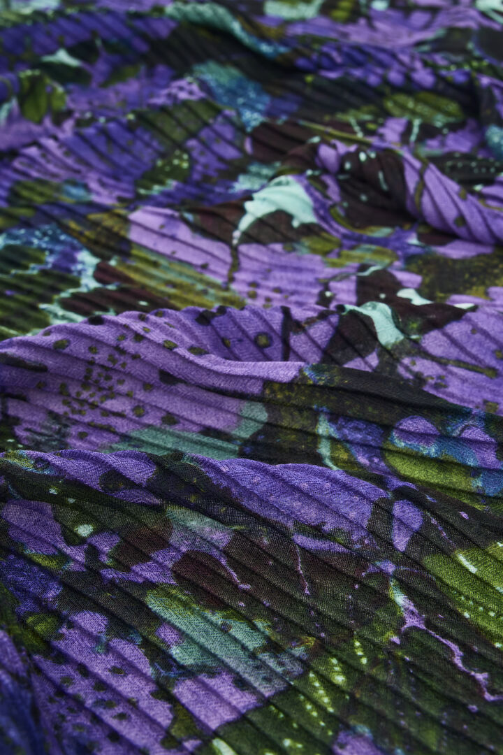 Long Pleated Foulard M. C. Lacroix