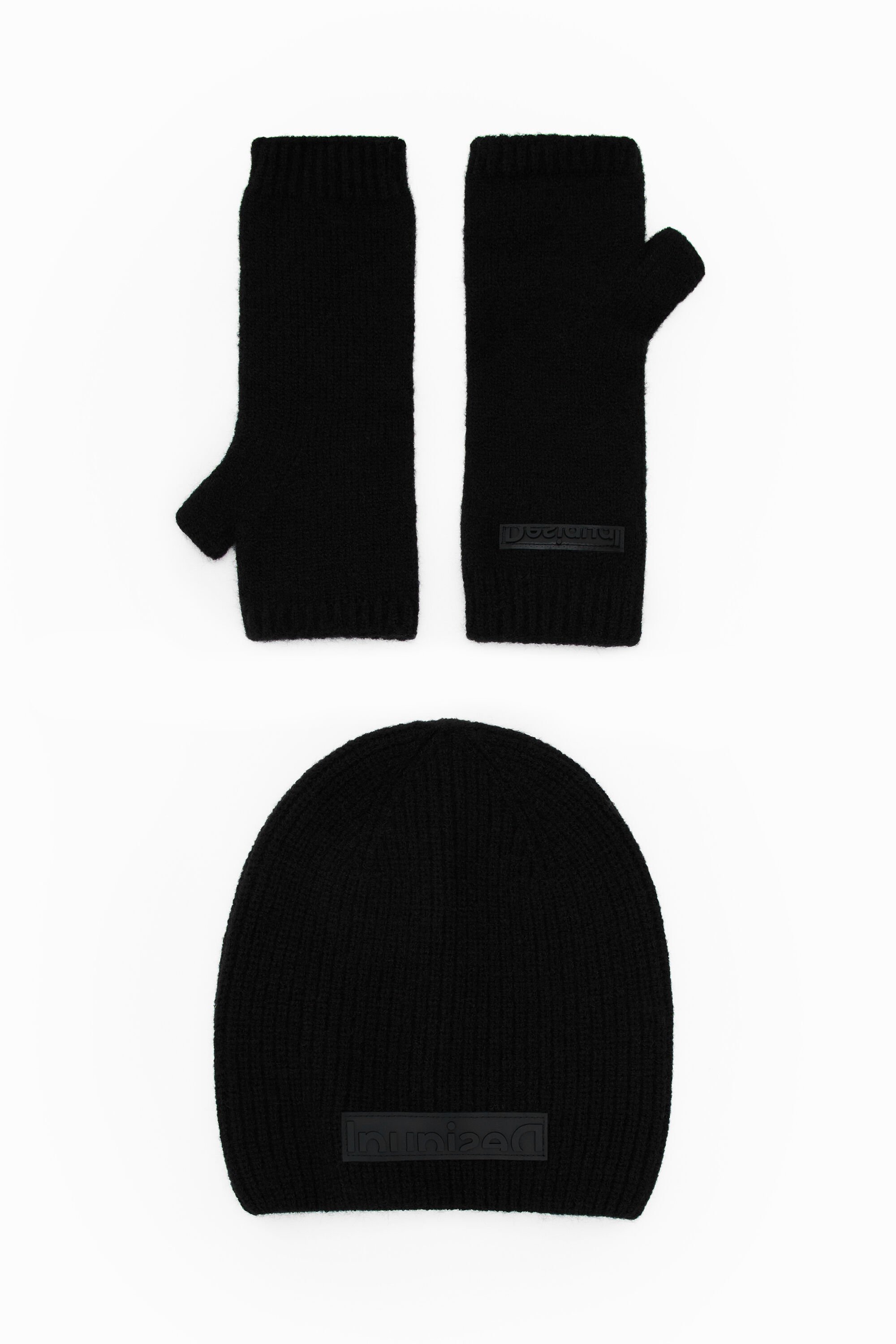 Mittens and hat gift box
