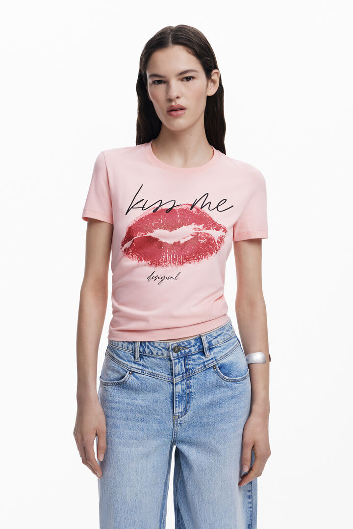 「Kiss Me」Tシャツ