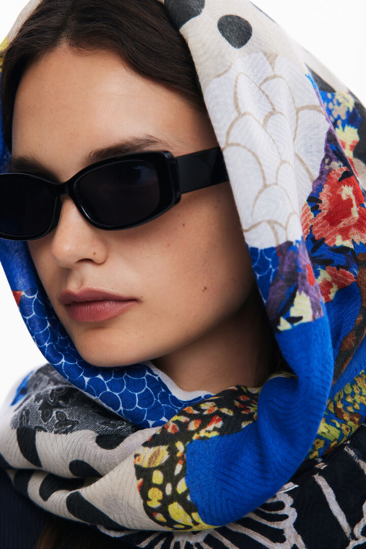 Floral patch scarf | Desigual