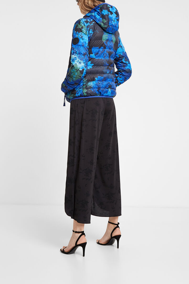 Chaqueta acolchada de camuflaje floral | Desigual