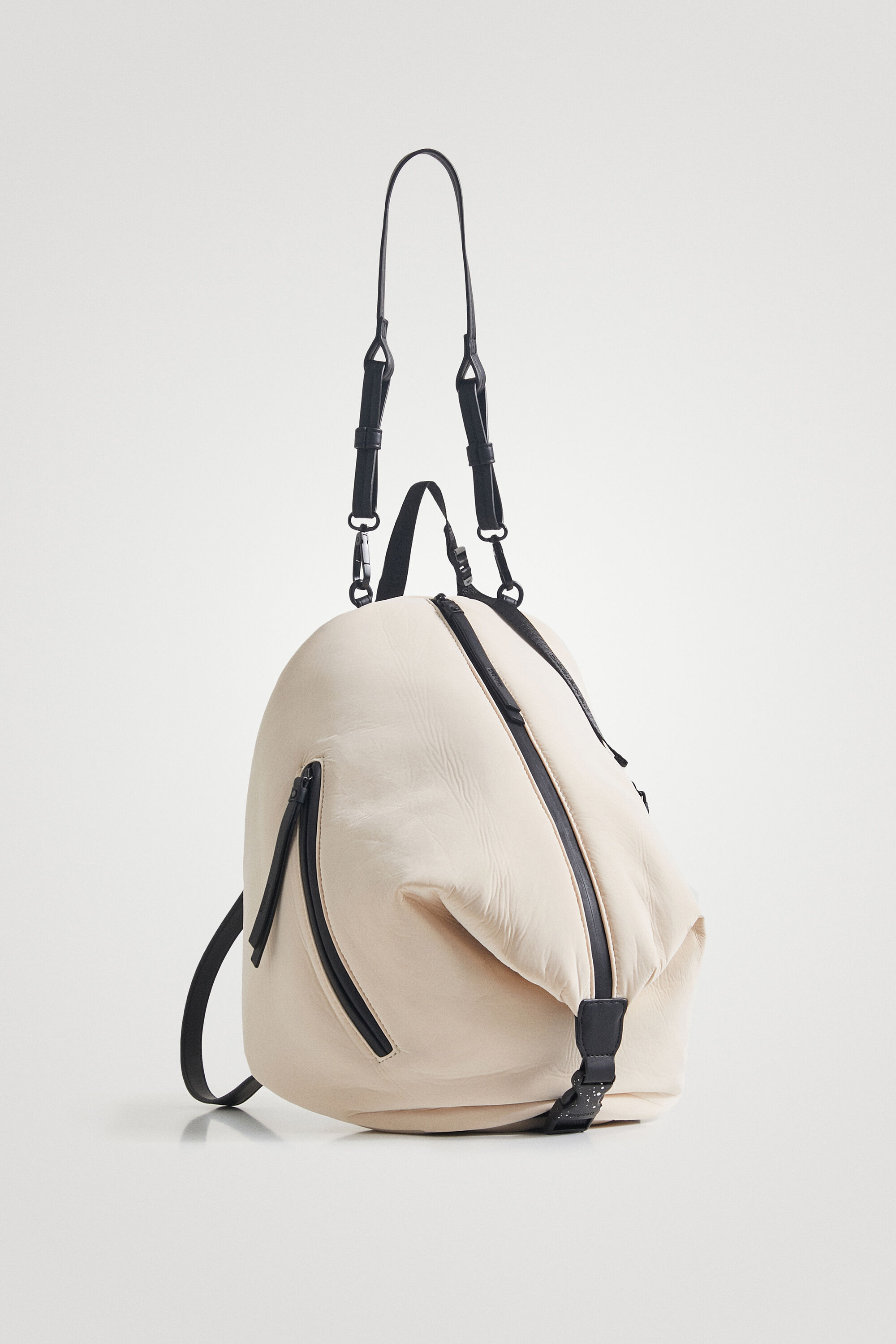 Mochila blanca 2025 desigual