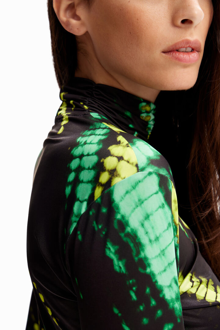 Samarreta slim frunzida tie-dye | Desigual