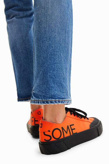 Sneakers met plateauzool en Life is Awesome | Desigual
