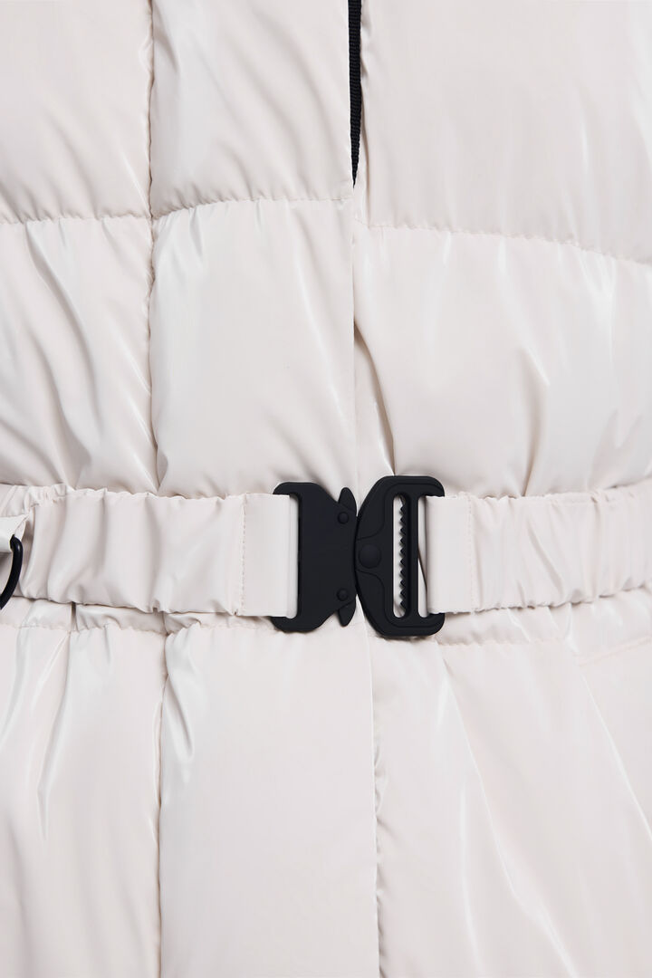 Lange gesteppte Jacke mit Gürtel | Desigual