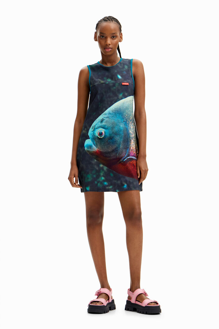 Robe courte piranha Tyler McGillivary | Desigual
