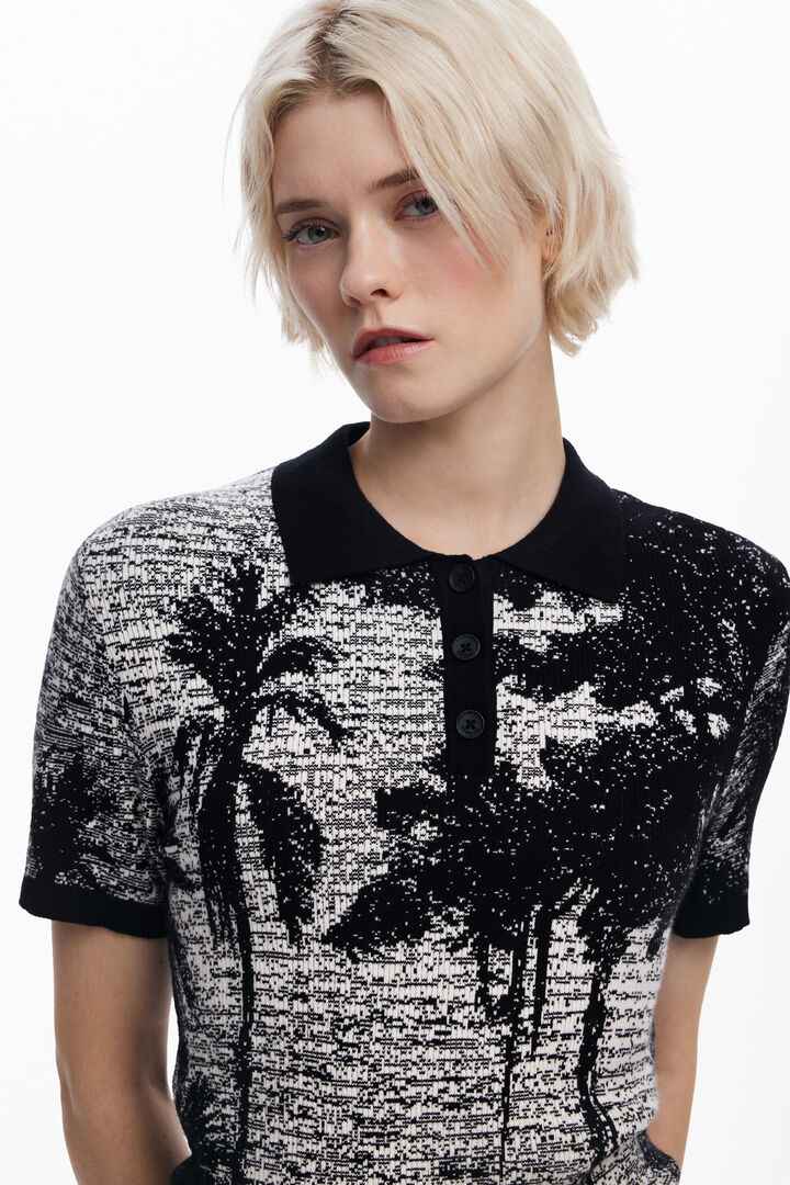 T-Shirt entworfen von Mr. Christian Lacroix | Desigual