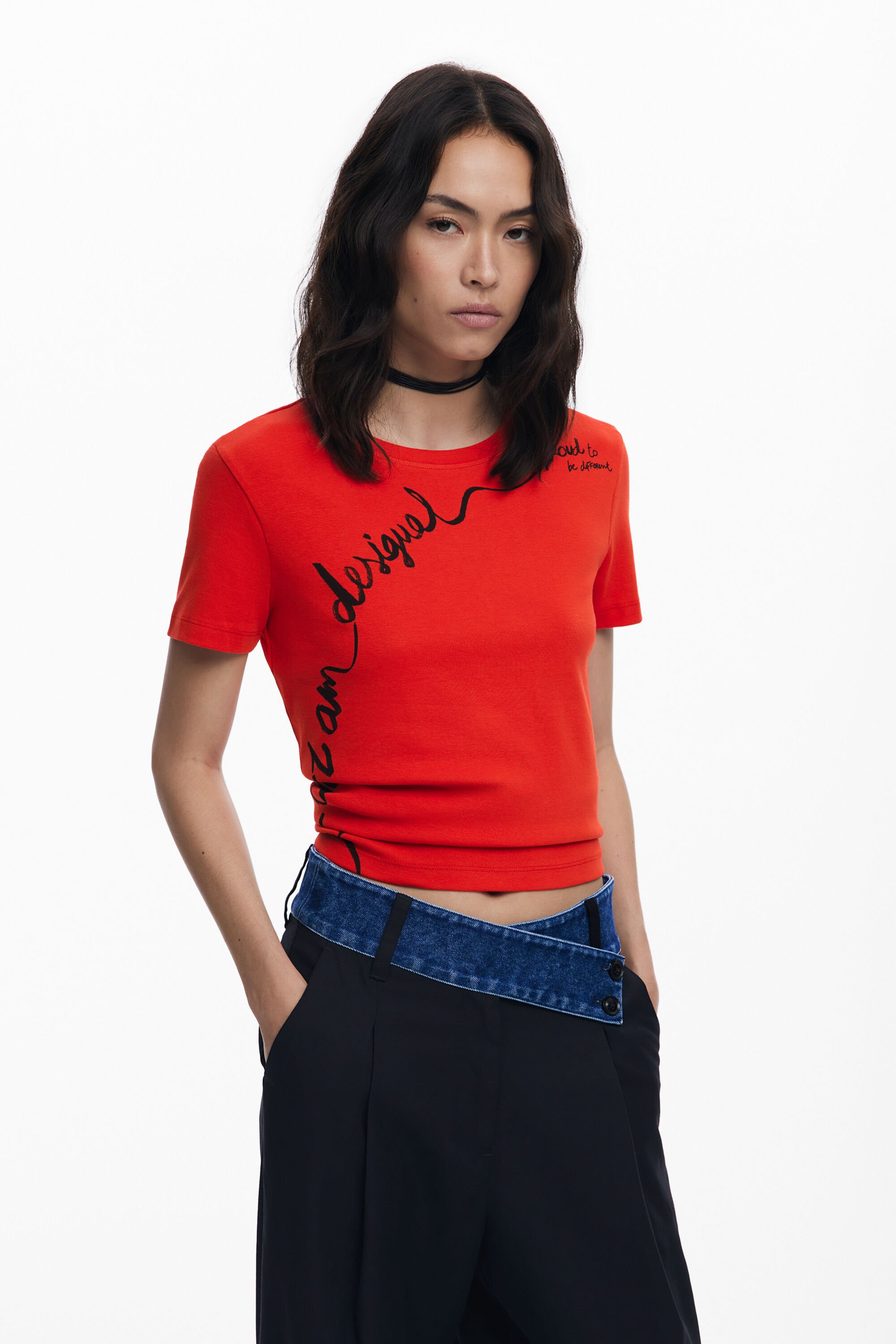 T-shirt met geborduurde zin
