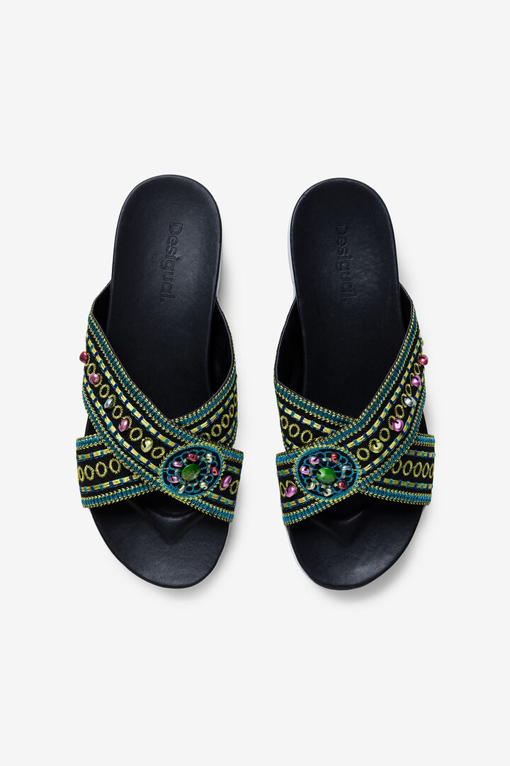 Platform sandals with ethnic beads | Desigual