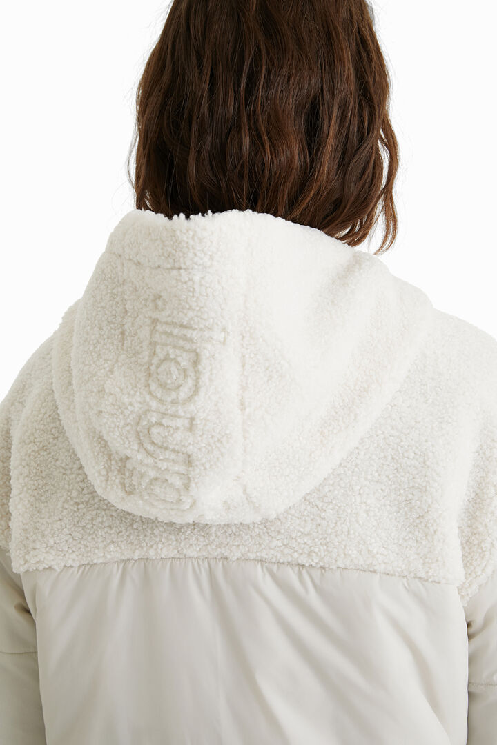 Chaqueta acolchada borreguito capucha | Desigual