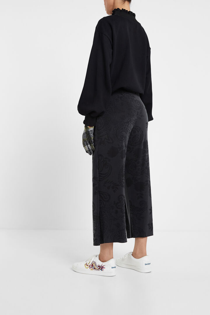 Wide flowing trousers | Desigual