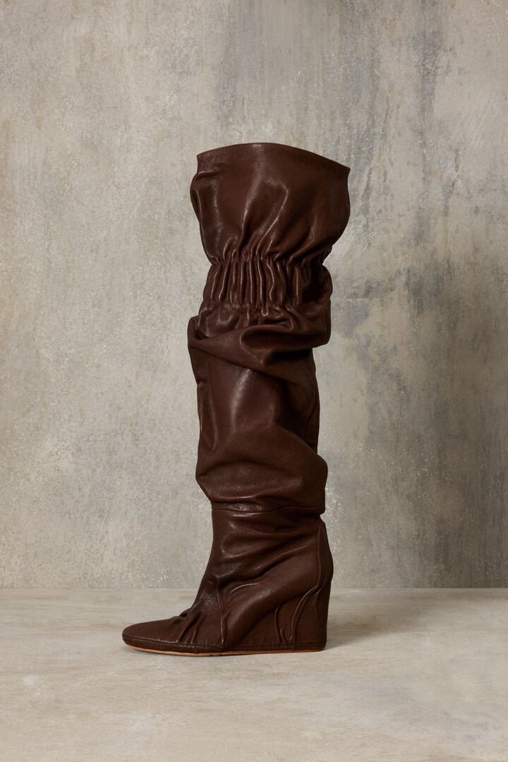 Bota fruncida piel studio