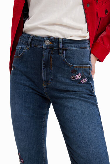 Skinny push-up jeans z izvezenimi rožami | Desigual