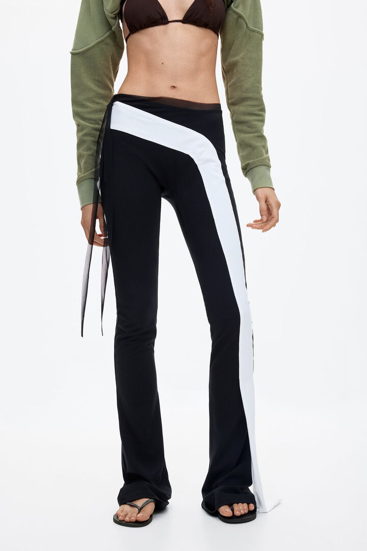 Pantalon flare &agrave; imprim&eacute; animal Ottolinger