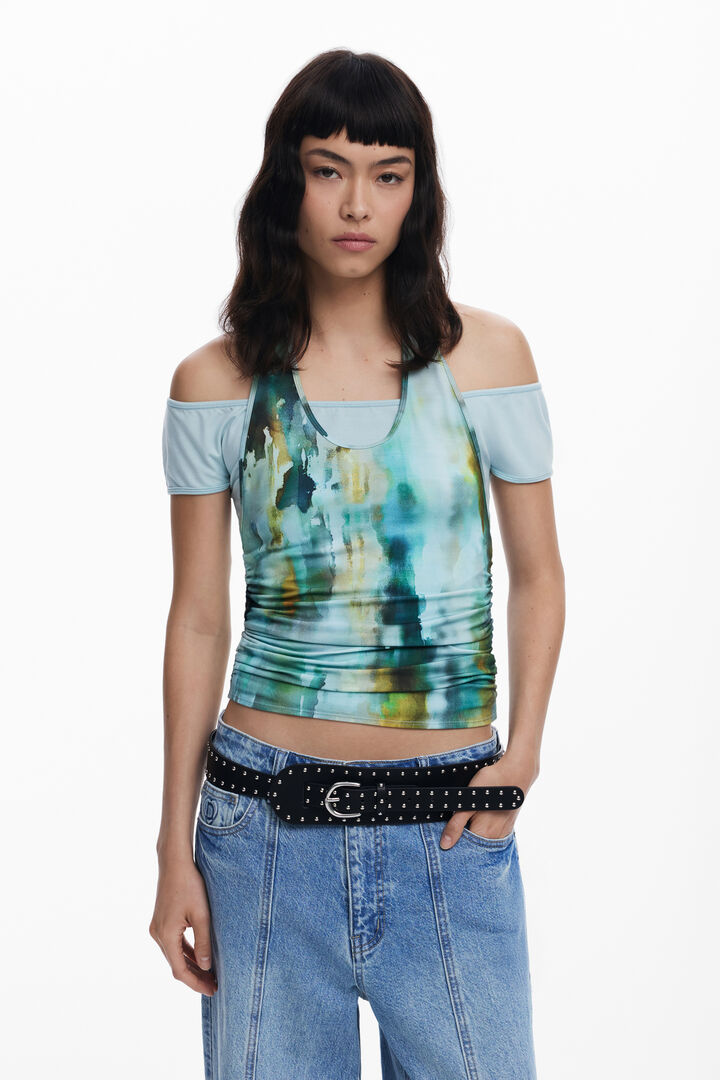 T-shirt with detachable short sleeves