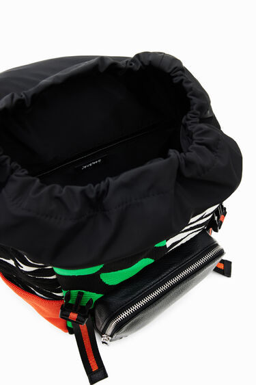 Mochila grande punto patch | Desigual