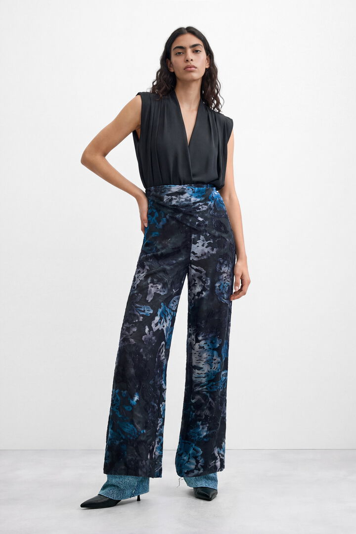 Long flocked jumpsuit
