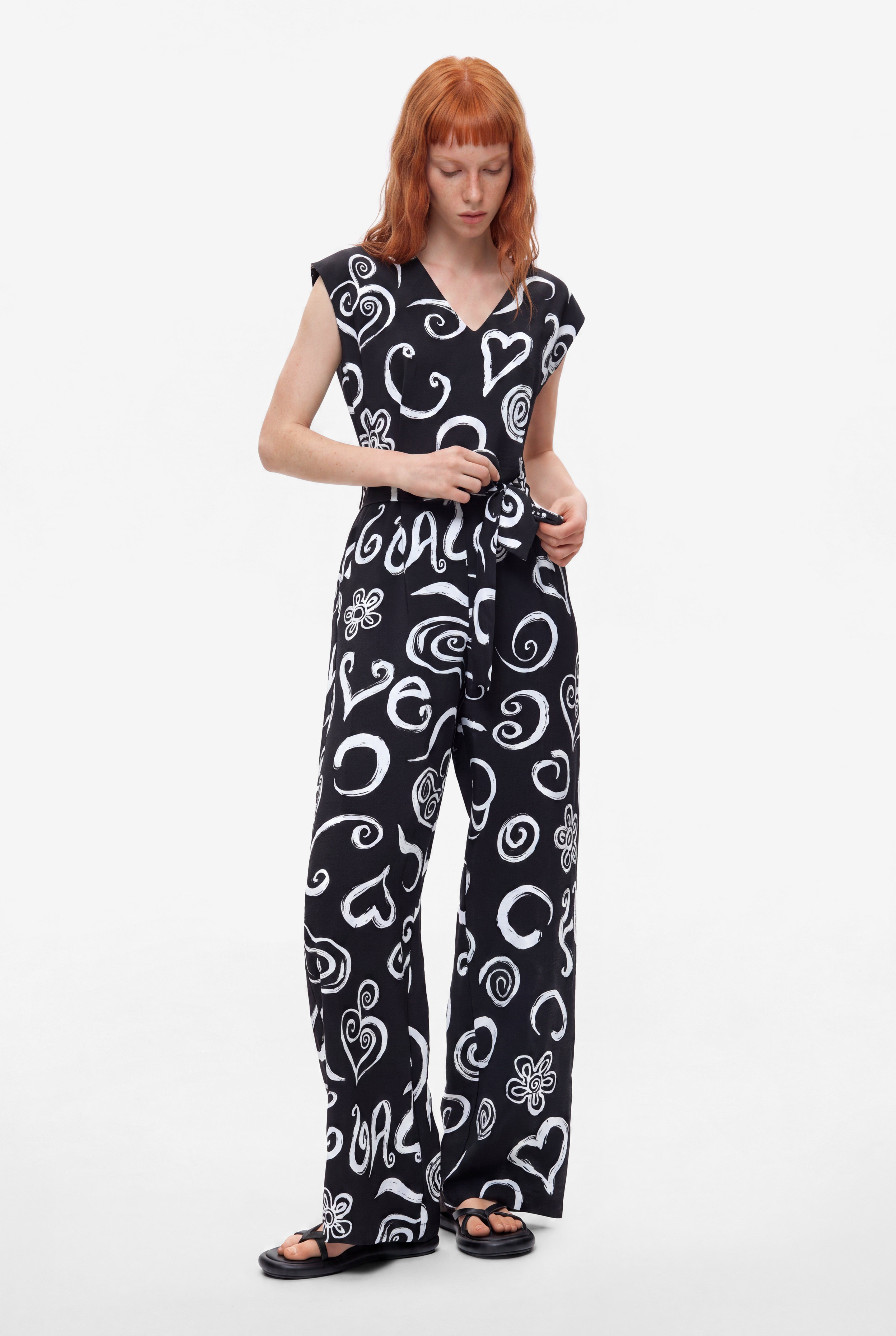 Printed Letter Jumpsuit - BLACK - S