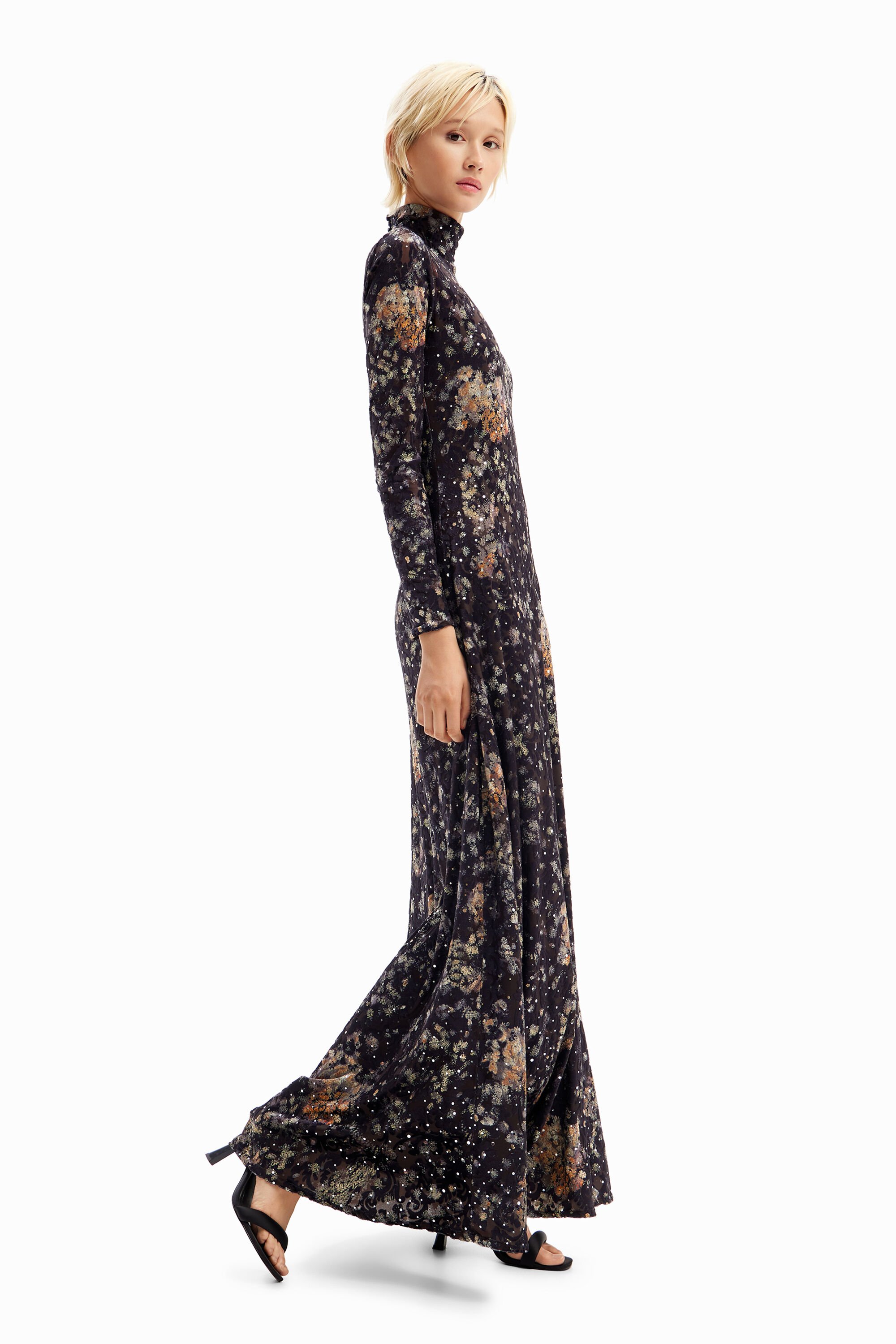 Abito best sale desigual lungo